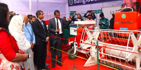 বাকৃ‌বি‌তে কৃ‌ষি যন্ত্রপা‌তি ও প্রযু‌ক্তি মেলা